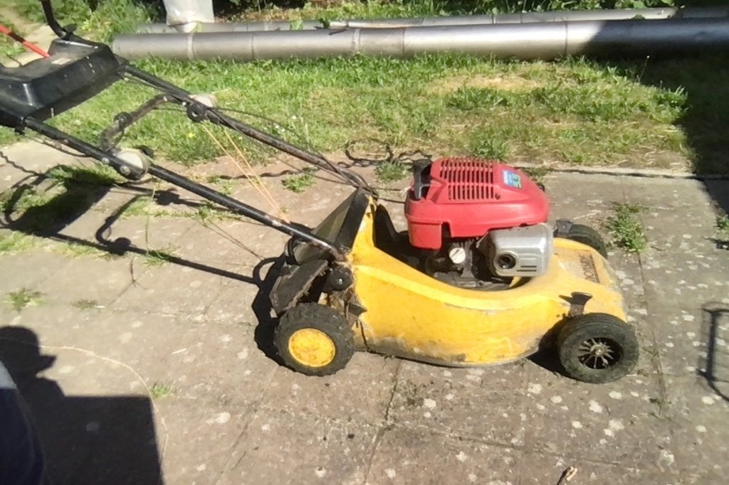 Versleten grasmaaier voor onderdelen HONDA GCV160 5.5 draait, Ophalen, Cirkelmaaier, Honda, Gebruikt