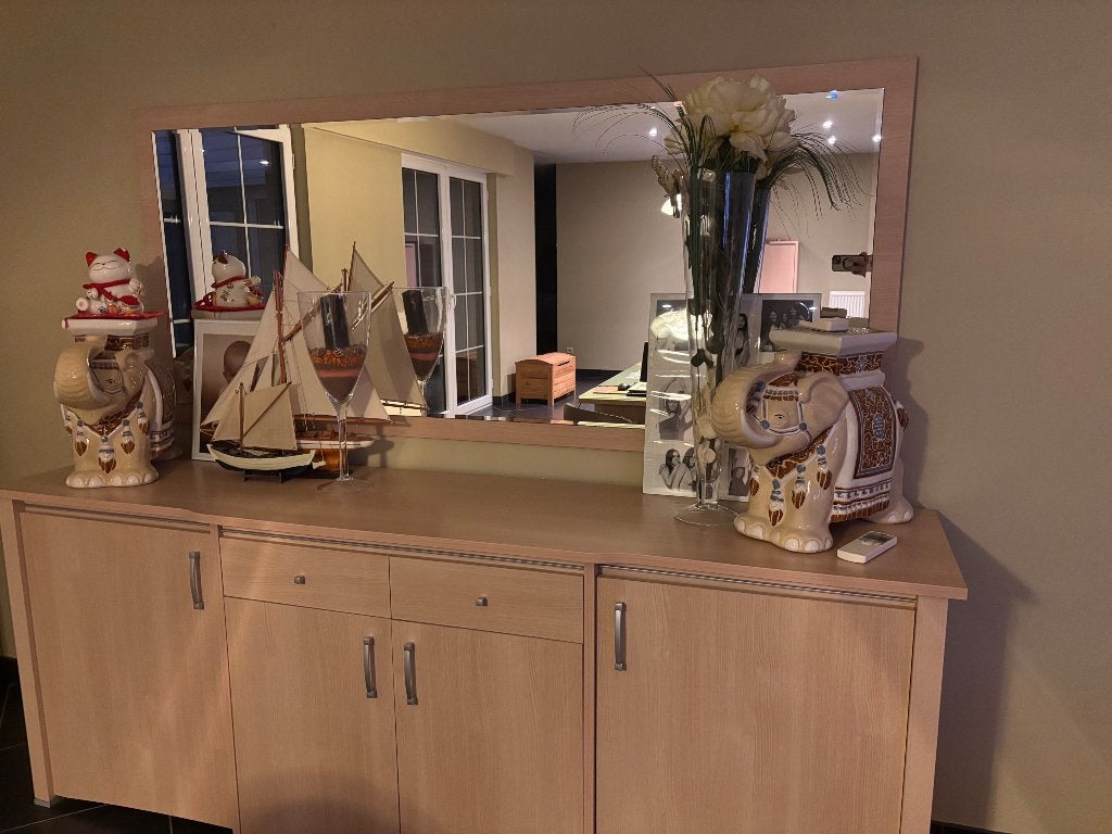 Buffet moderne avec miroir assorti — Chêne clair, 200 cm ou plus, Avec tablette(s), Chêne, Klassiek