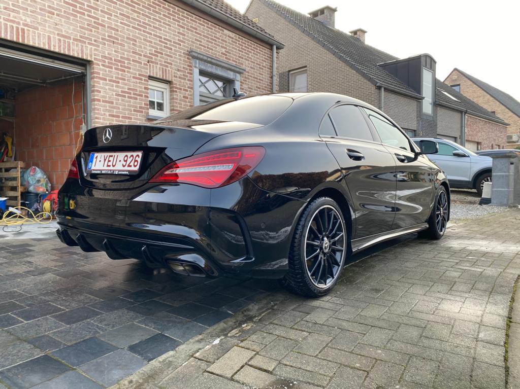 Mercedes CLA 180 AMG Line, Auto's, Mercedes-Benz, Particulier, CLA, Achteruitrijcamera, Airconditioning, Bluetooth, Boordcomputer