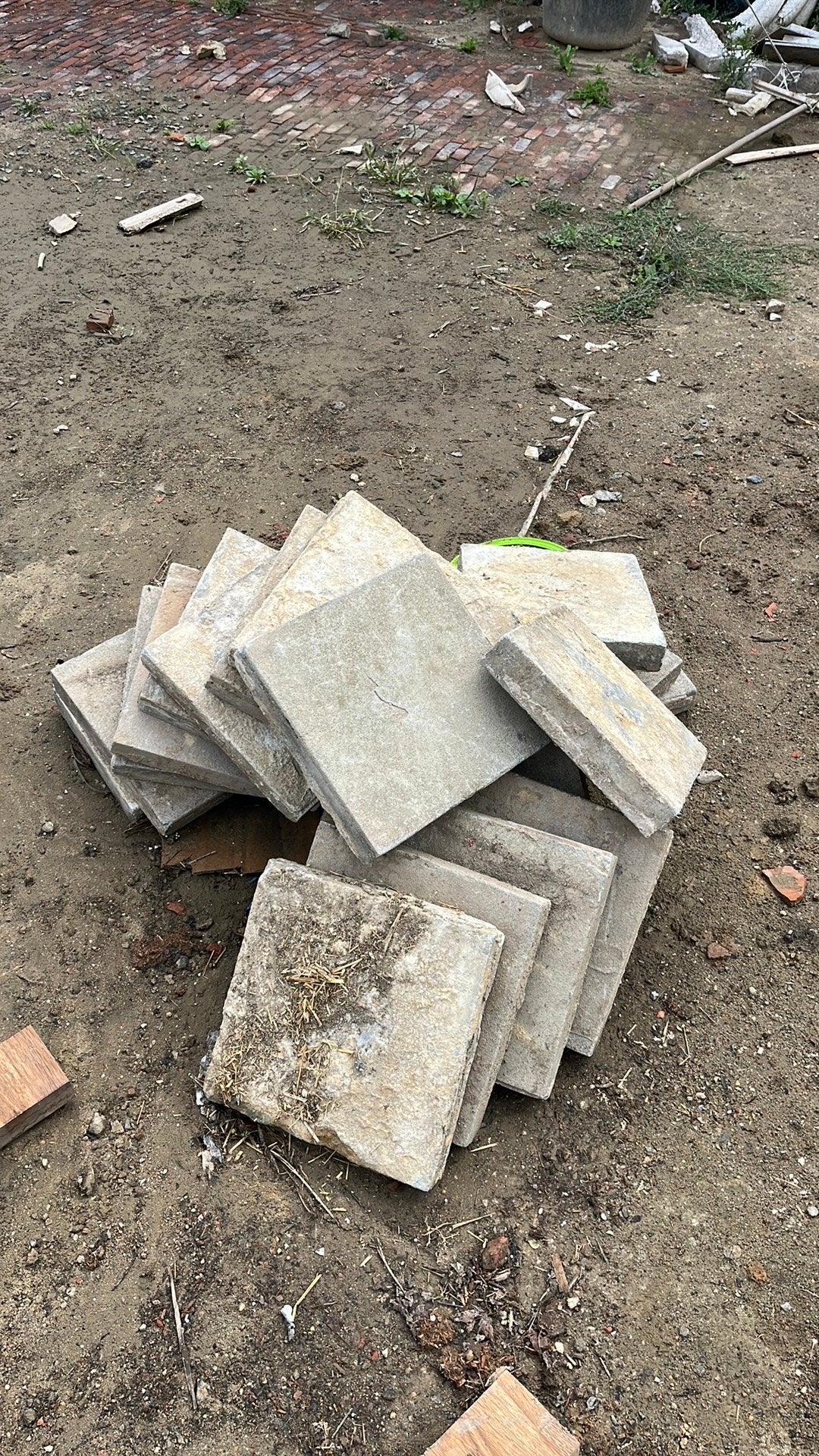 Beton dal, Ophalen, Zo goed als nieuw