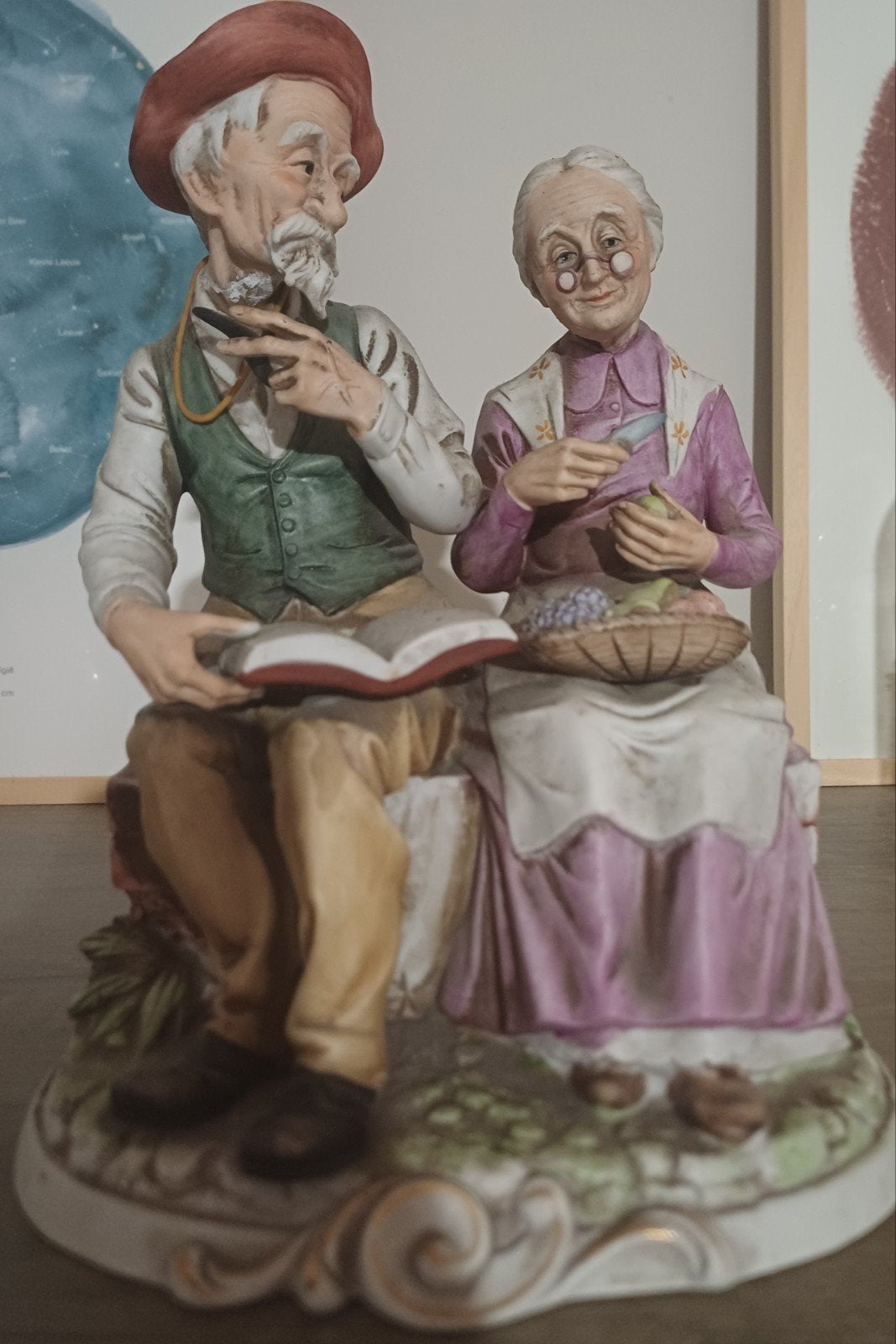 Vintage Figurine d'un vieux couple fermiers, Antiquités & Art, Antiquités | Porcelaine, Enlèvement ou Envoi
