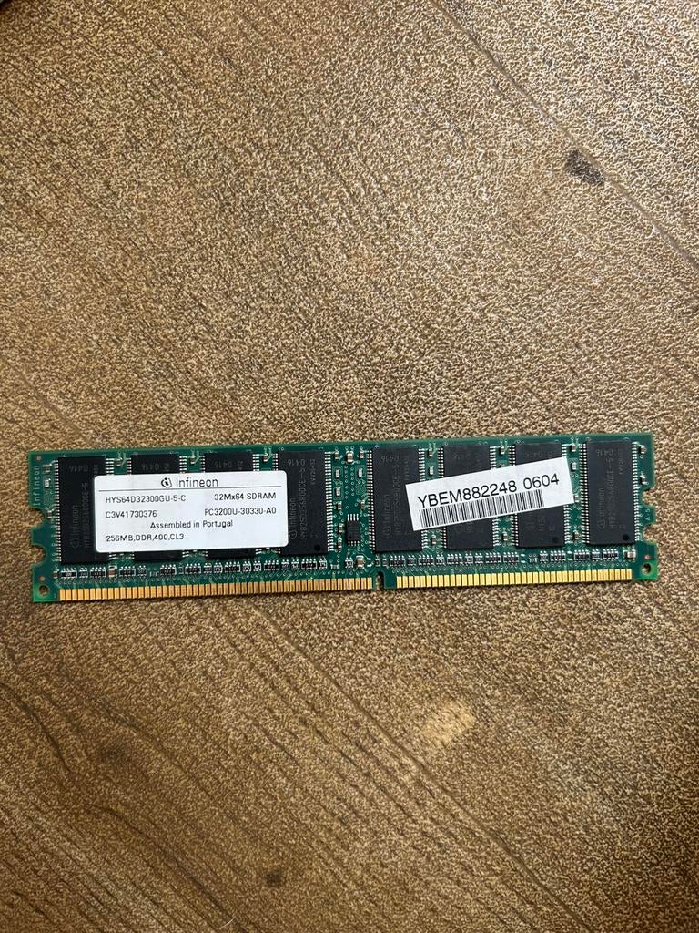 Infineon 256MB HYS64D32300GU-6 DDR-333 UDIMM PC2700 NON-ECC, Computers en Software, RAM geheugen, Ophalen of Verzenden, Zo goed als nieuw
