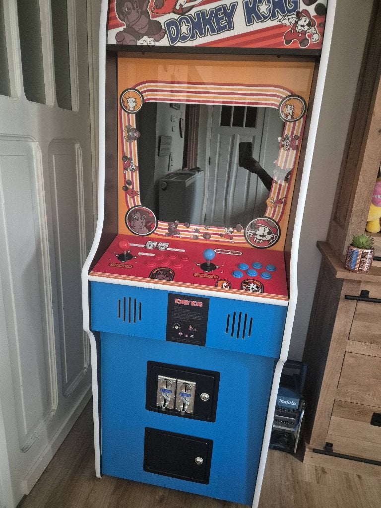 Arcadekast, Euro, Ophalen, Zo goed als nieuw, Met sleutels