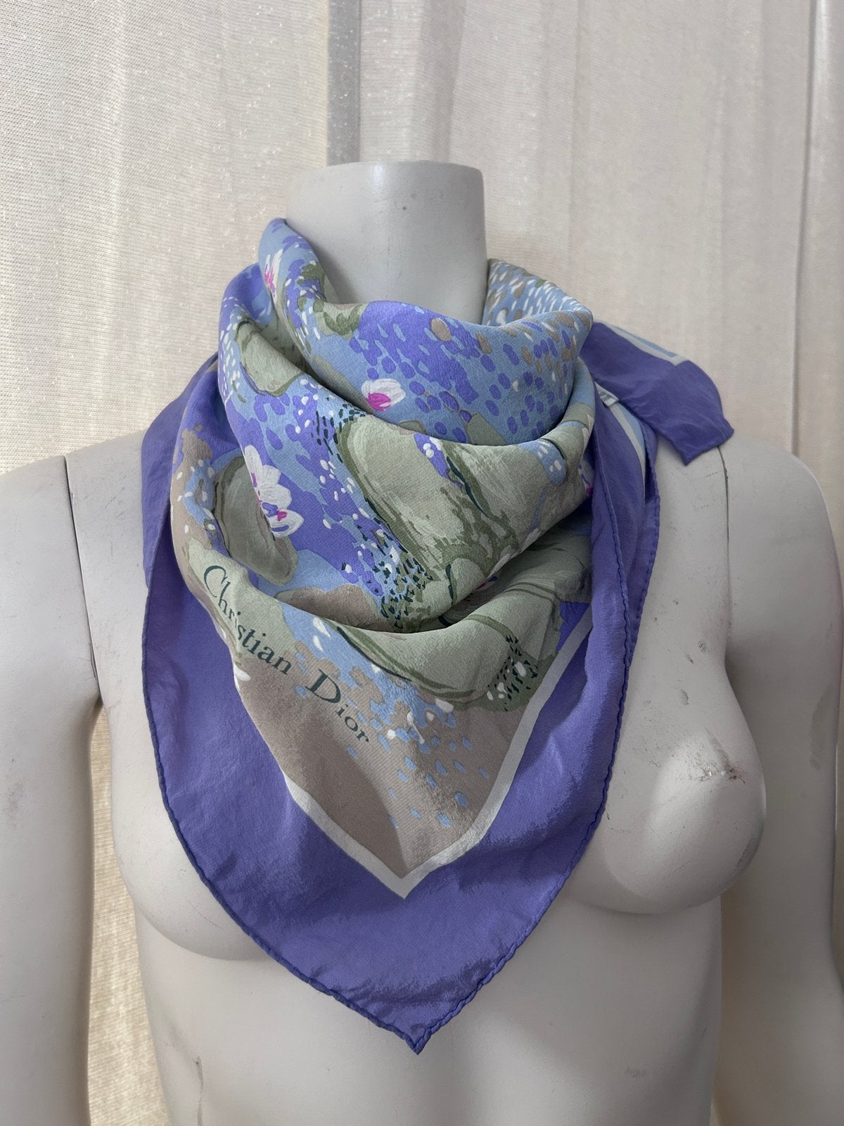 Christian Dior zijden sjaal voor het Giverny Museum, Kleding | Dames, Ophalen of Verzenden