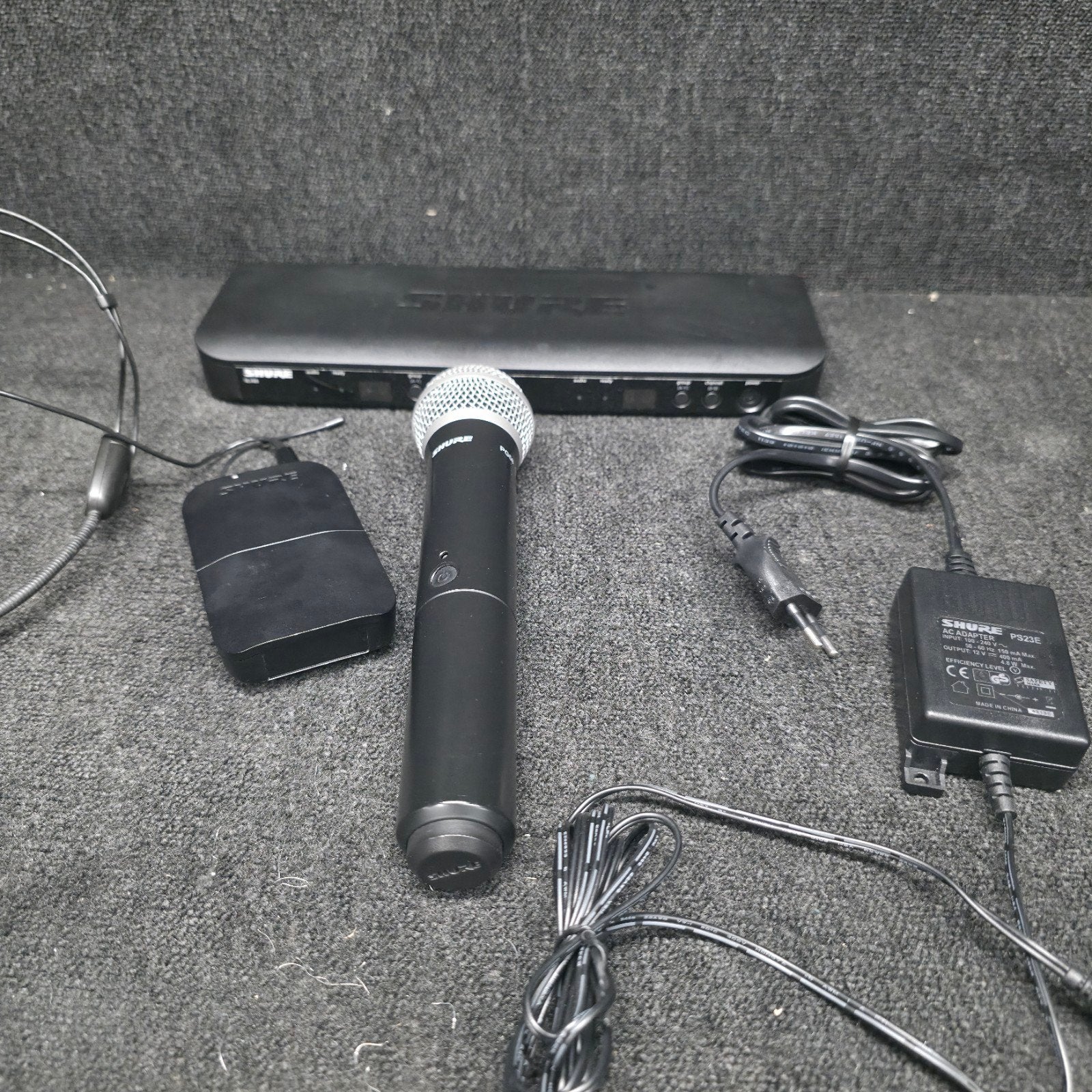 SHURE BLX88 handmicrofoon en beltpack set


SHURE DRAADLOZE, Muziek en Instrumenten, Microfoons, Ophalen of Verzenden