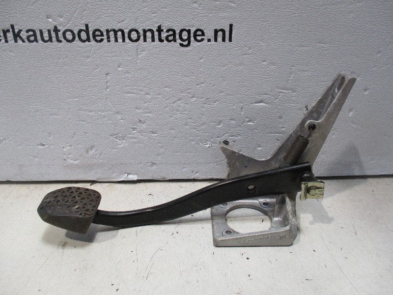 PEDALE DE FREIN BMW 3 serie (E36 / 4) (1158.993), Utilisé, BMW, Petuelring 130
80809  München, DE, Bayerische Motoren Werke AG