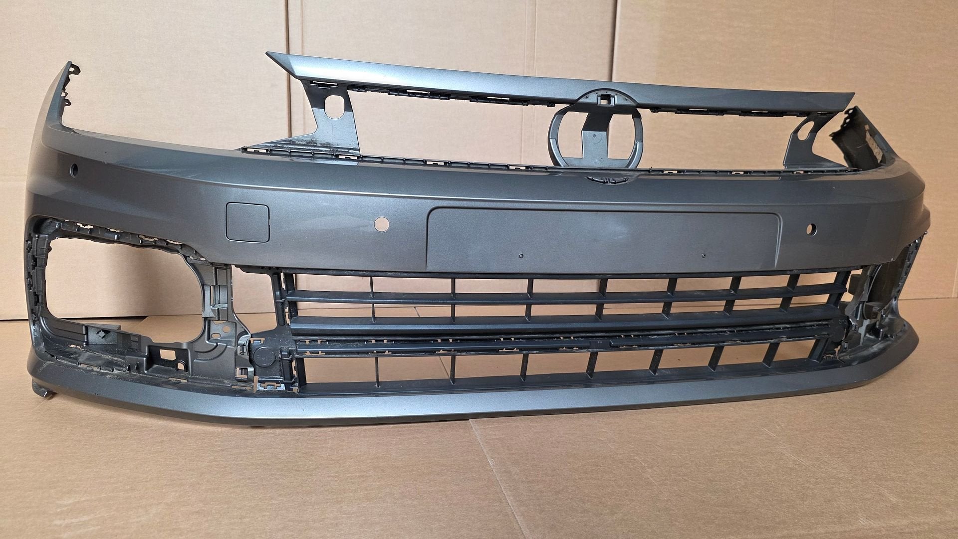 Voorbumper VW Polo 2G AW R-line bj.2018-2022 2G0 4xPDC Orgin, Gebruikt, -, Ophalen of Verzenden, Bumper