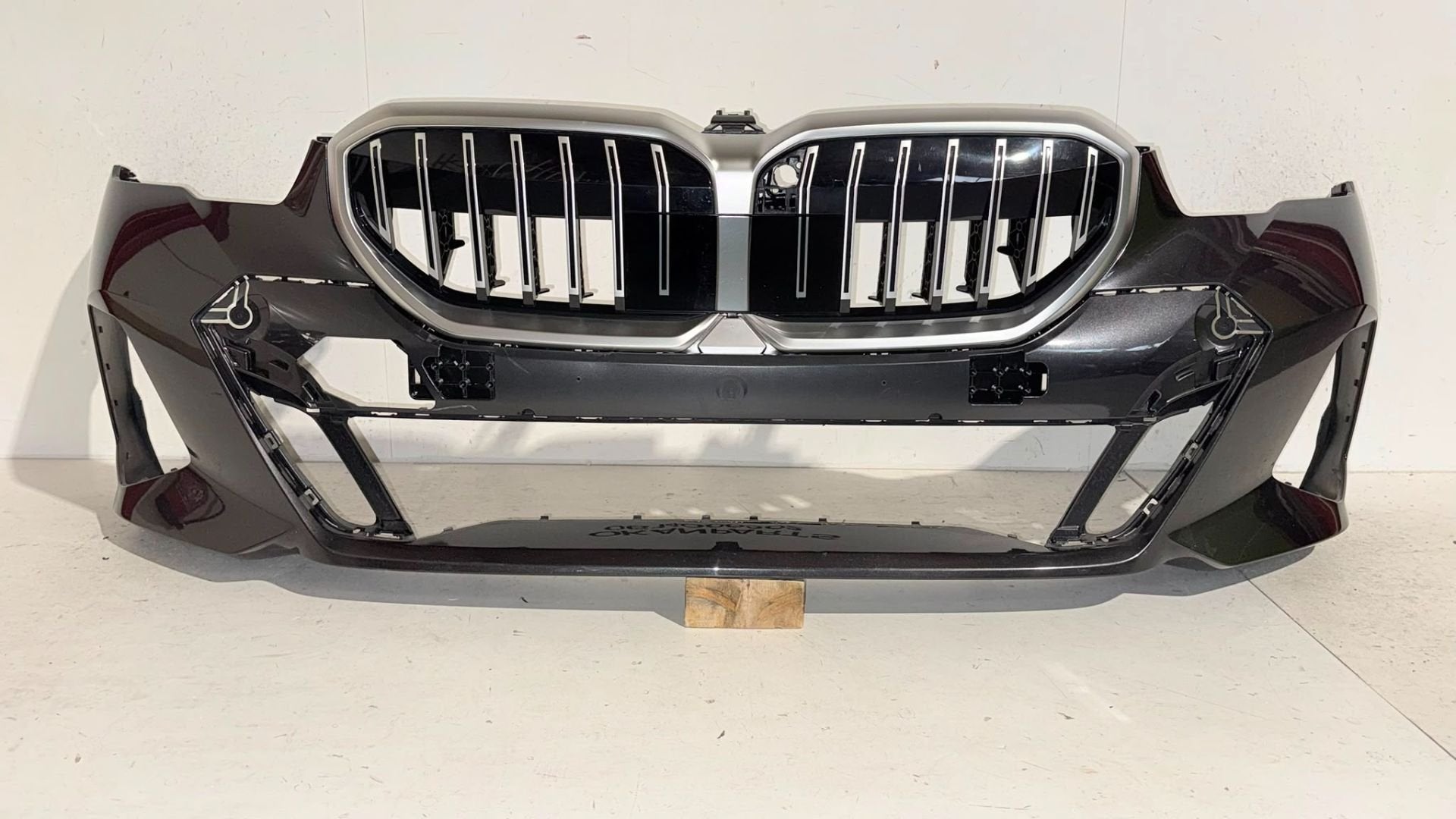 BMW 5-serie G60 G61 M Sport voorbumper 51118084653, Petuelring 130
80788  Munich, DE, Gebruikt, Voor, Info@bmw.de