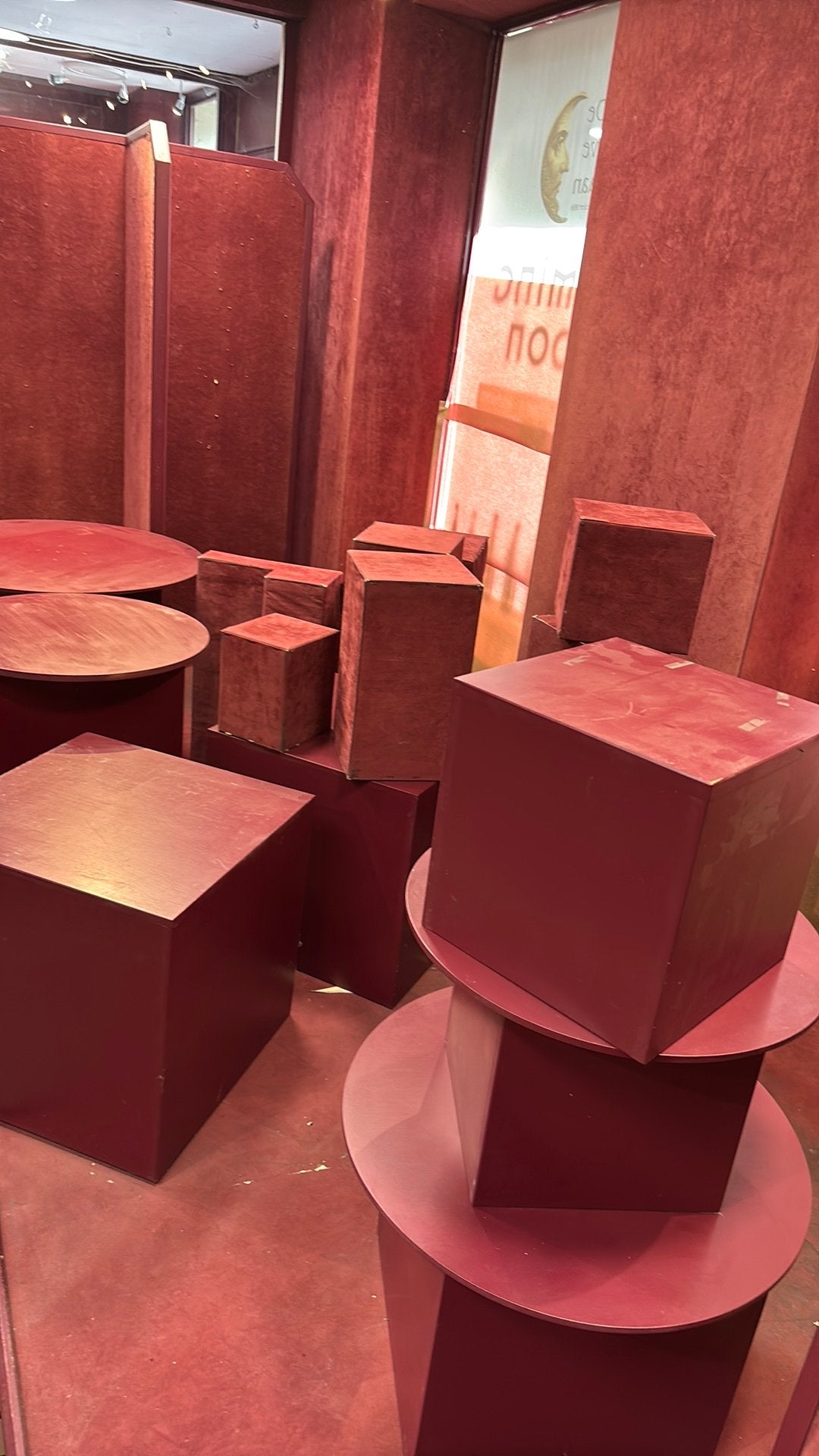 Lot de presentoirs pour magasins ou vitrines, Enlèvement, Comme neuf