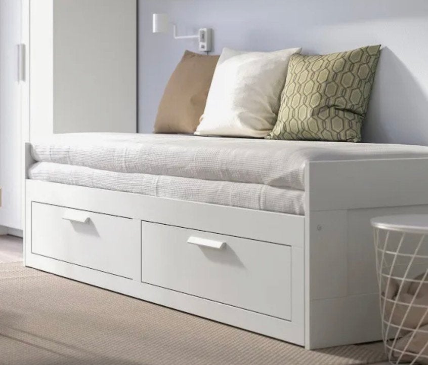 IKEA Brimnes 2-persoons uitschuifbaar bed + nachtkastje, Huis en Inrichting, Slaapkamer | Slaapbanken, Ophalen, Gebruikt, Wit