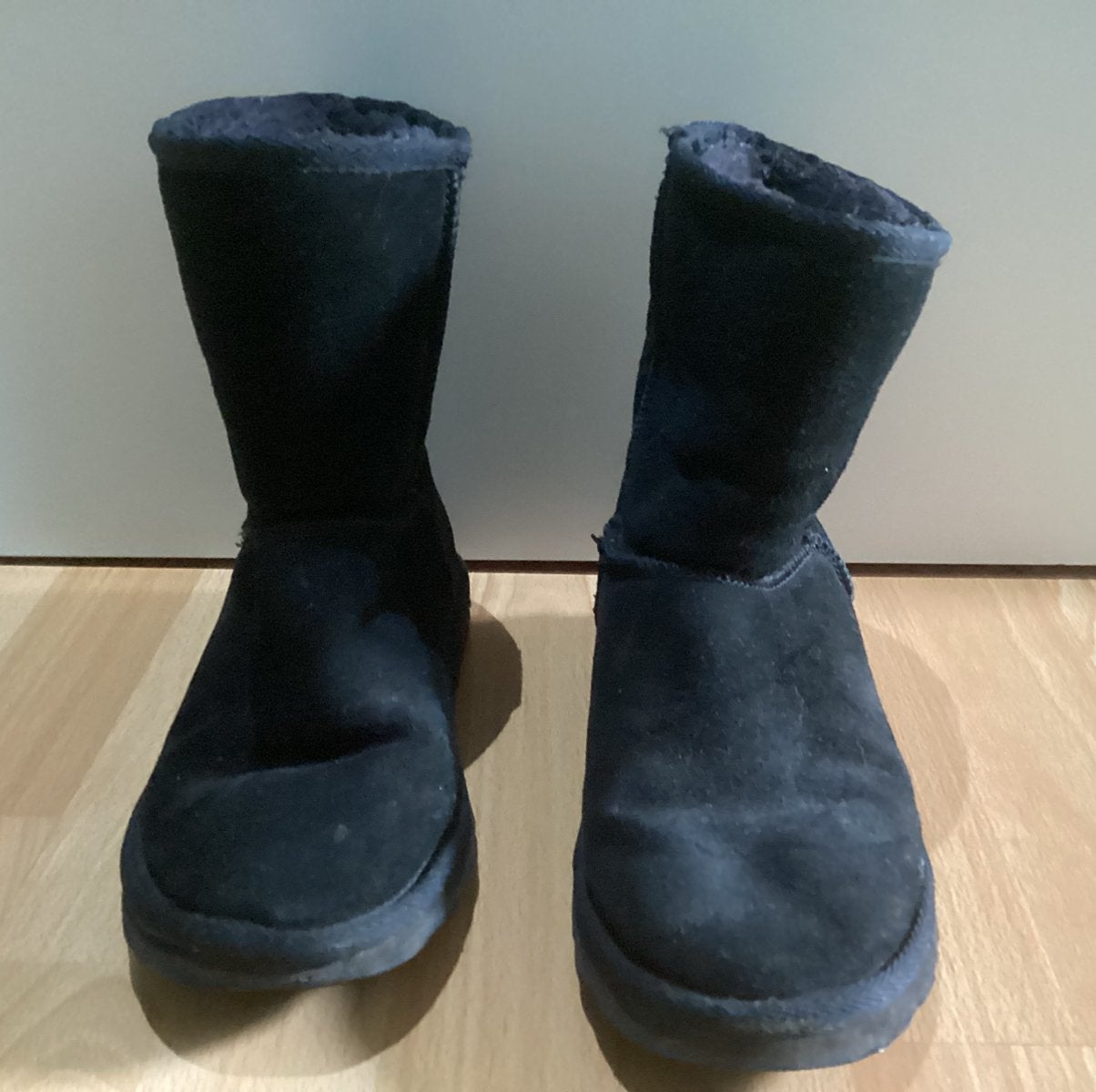 UGG schoenen w7 maat 37-38, Kleding | Dames, Ophalen of Verzenden, Zwart