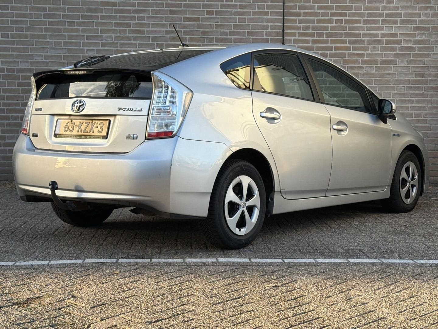 Toyota Prius 1.8 Aspiration, Autos, Argent ou Gris, Achat, Entreprise, Berline
