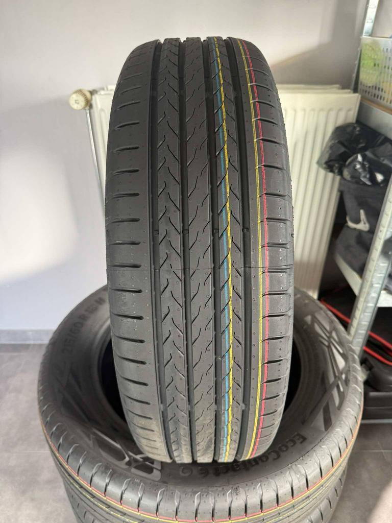 PNEUS D'ÉTÉ CONTINENTAL 215/60/R18 NEUFS, Autos : Pièces & Accessoires, Pneus & Jantes, Neuf, 215 mm, Véhicule de tourisme, Pneus été