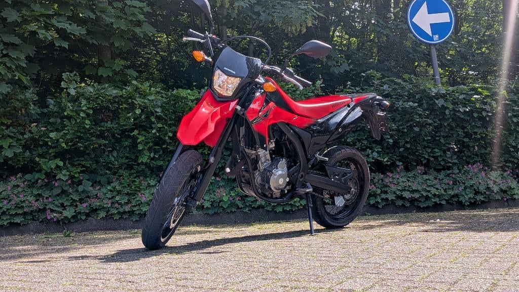 Honda crf250m, Motoren, 250 cc, Occasion, Particulier, Minimaal motorrijbewijs A2