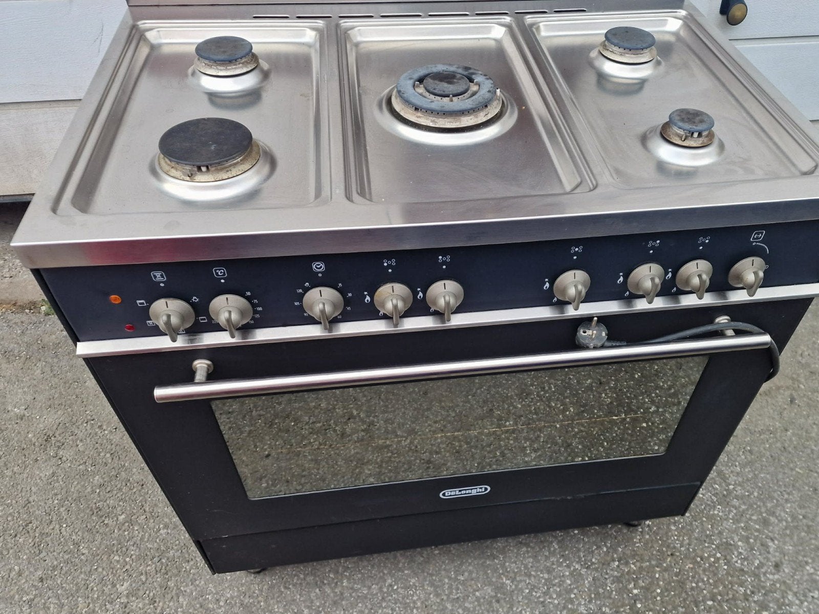 grande cuisinières 5 bec au gaz marque Delonghi, Gaz, Classe énergétique A ou plus économe, Enlèvement, Utilisé