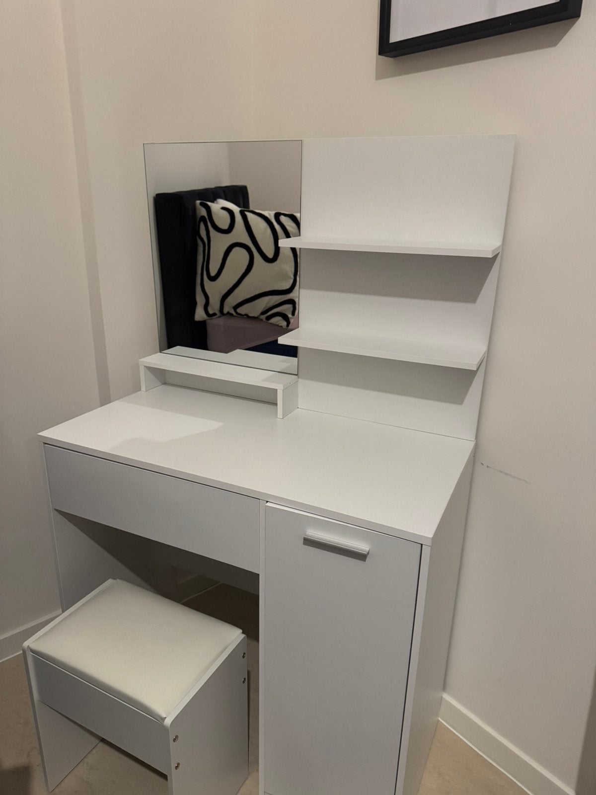 Coiffeuse blanche avec tabouret, Enlèvement, Utilisé