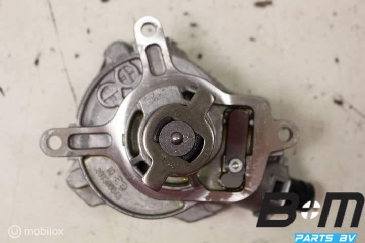 Onderdrukpomp Volkswagen Beetle Cabrio 2.5 CBT 07K145100C, Gebruikt
