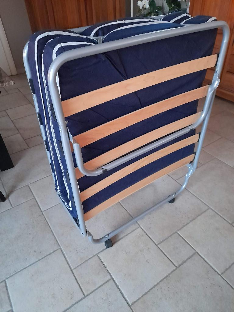 Plooibaar kinderbedje, Kinderen en Baby's, 70 tot 85 cm, Zo goed als nieuw, 160 tot 180 cm, Ophalen