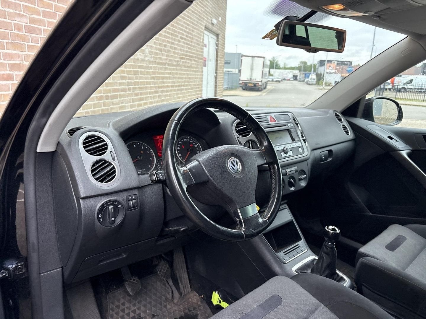 Volkswagen Tiguan 1.4 TSI Sport&Style 4Motion, Auto's, Zwart, Zwart, 185 g/km, Bedrijf