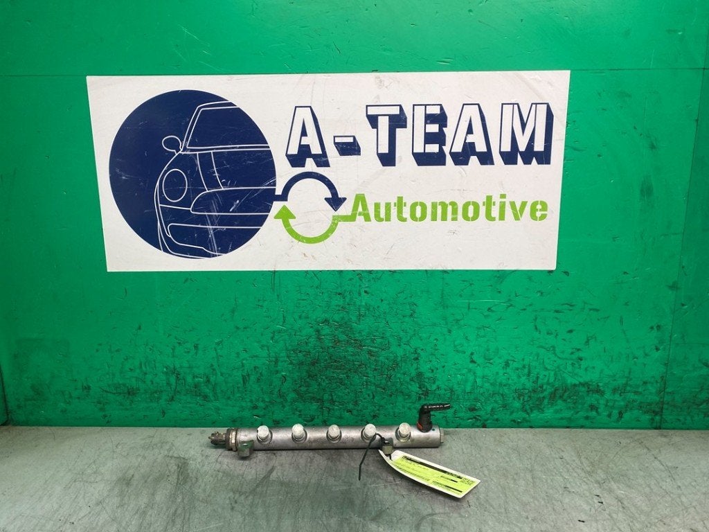 RAMPE D'INJECTION Opel Vivaro (|8201323501|), Opel, Opel Automobile GmbH, Utilisé, Kontakt-opel@opel.com