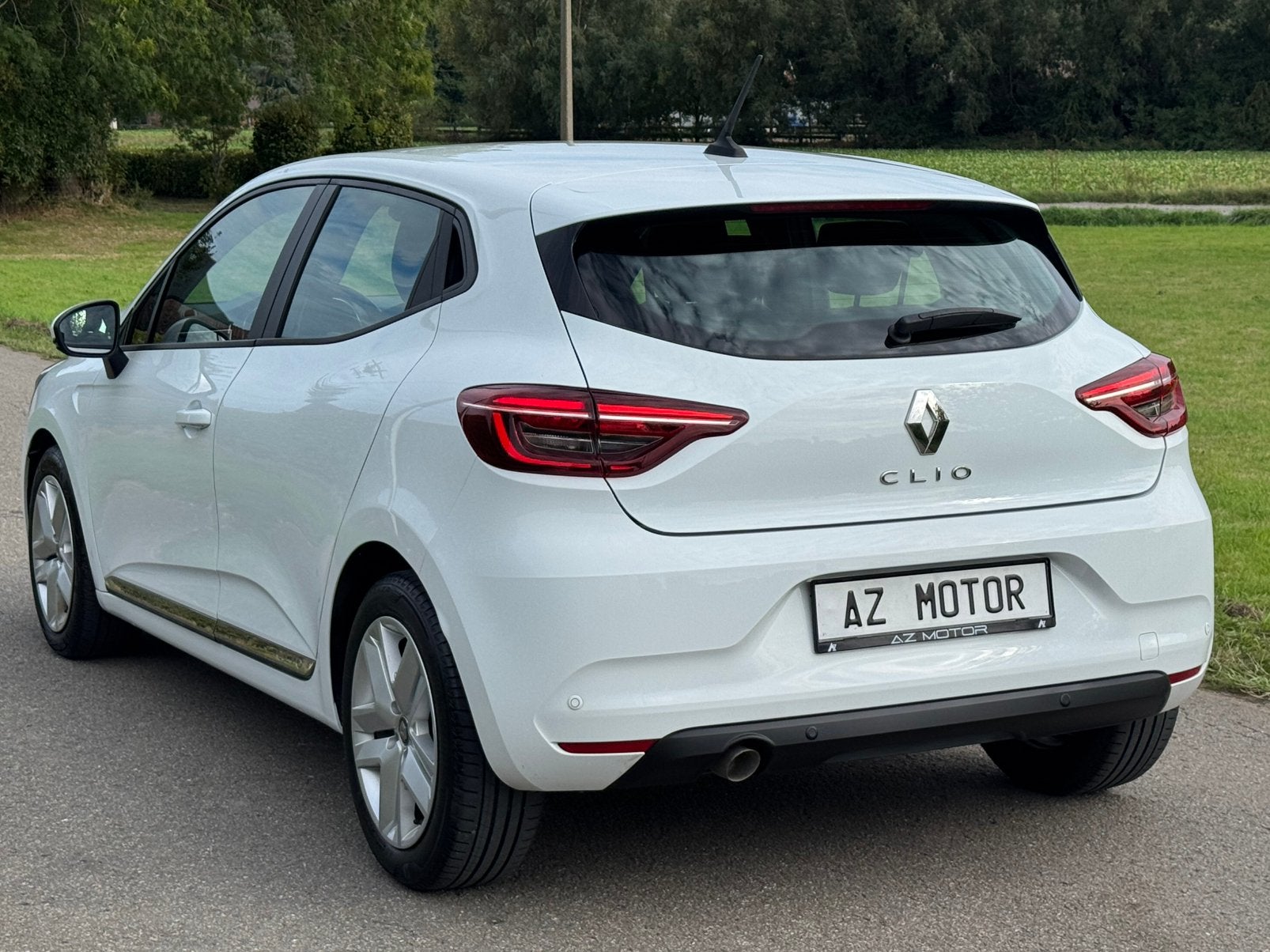 Renault Clio 1.0TCe Car play Faible Km Full Historique Ctok, Autos, Essai à domicile, Euro 6, Entreprise, Garantie prolongée