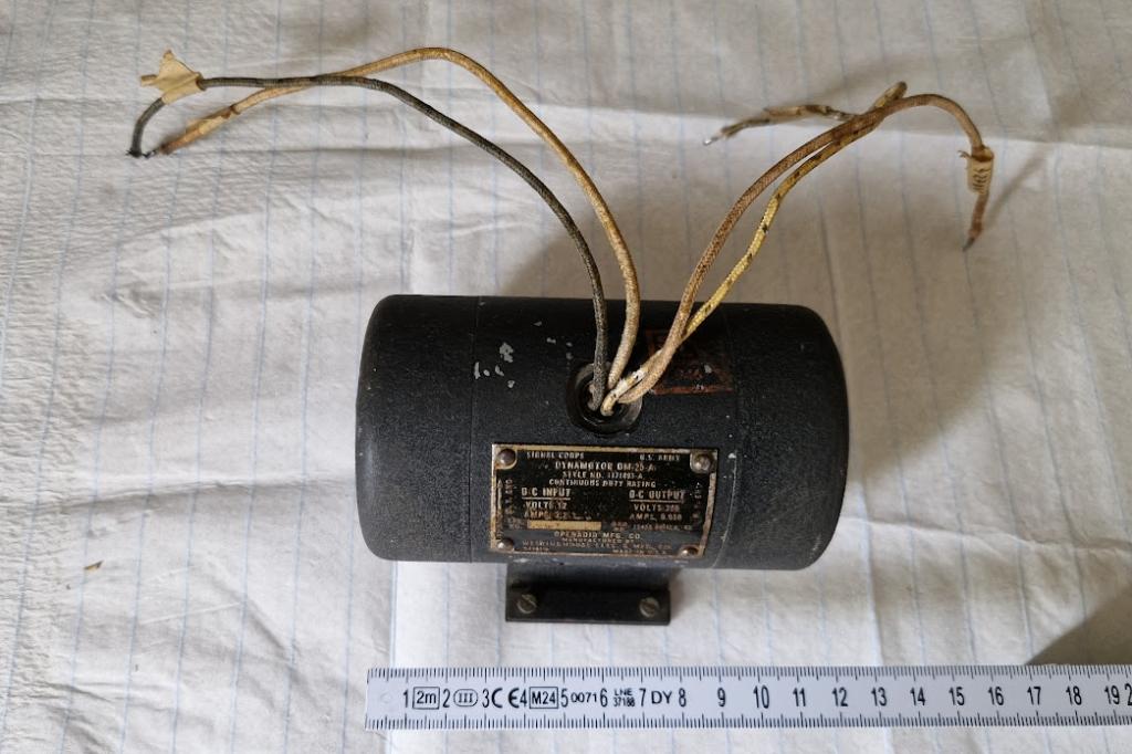 U.S. Army Signal Corps Dynamotor DM-25-A, Verzamelen, Militaria | Tweede Wereldoorlog, Landmacht, Overige typen, Ophalen of Verzenden