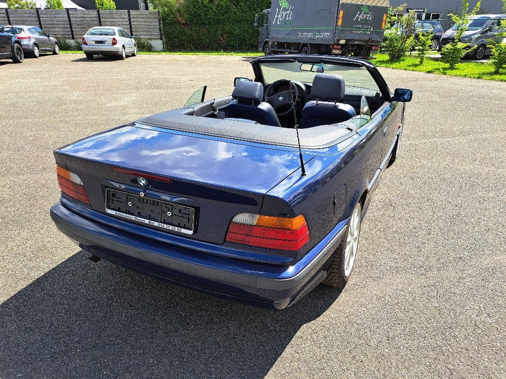 BMW 318i Cabrio 04/1996, foto 4