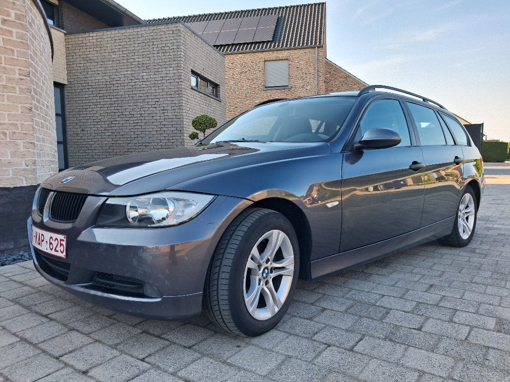 Bmw e91 318d 19/03/2007 enkel voor export of onderdelen., Auto's, 90 kW, Achterwielaandrijving, Zwart, 4 cilinders