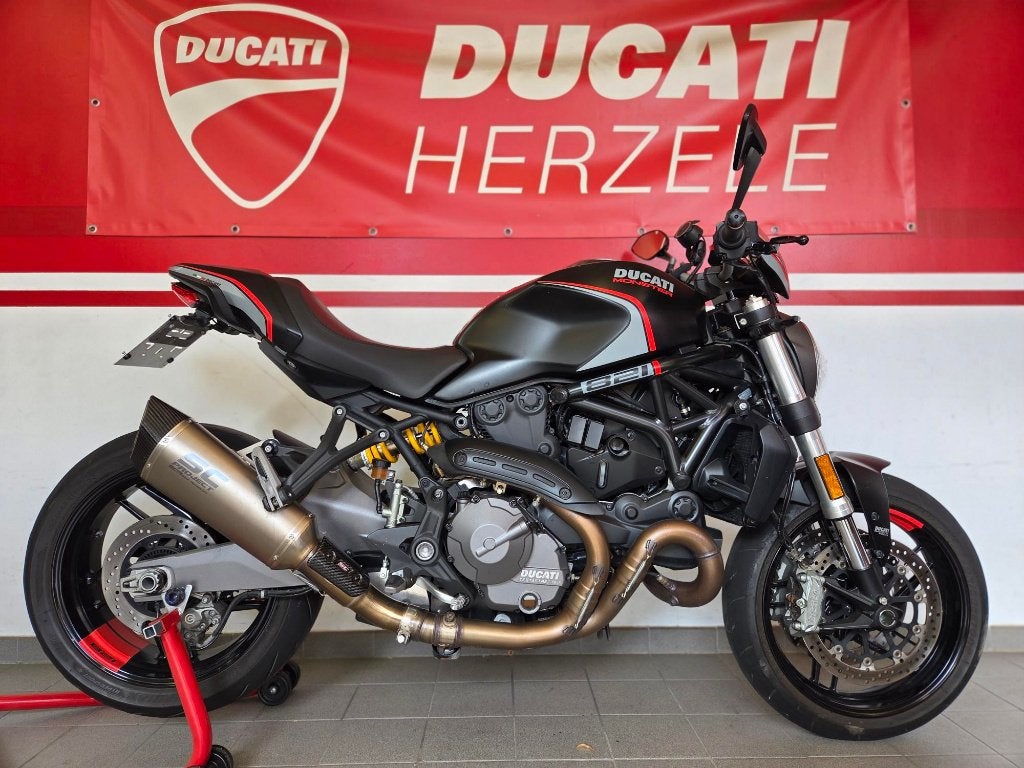 Monster 821 Dark Stealth, Motoren, Motoren | Ducati, 2 cilinders, Motorrijbewijs A, Meer dan 35 kW, Gebruikt