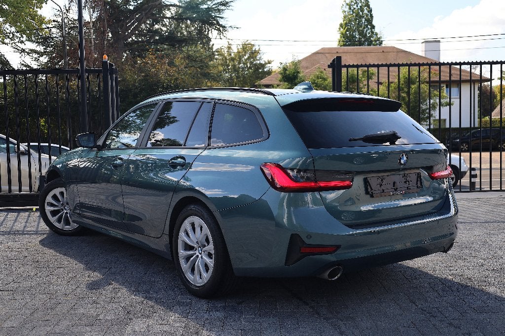 BMW 318 2.0i Break | Cockpit | Led | Leder | Cruise, Autos, BMW, Cuir, Argent ou Gris, Achat, Entreprise