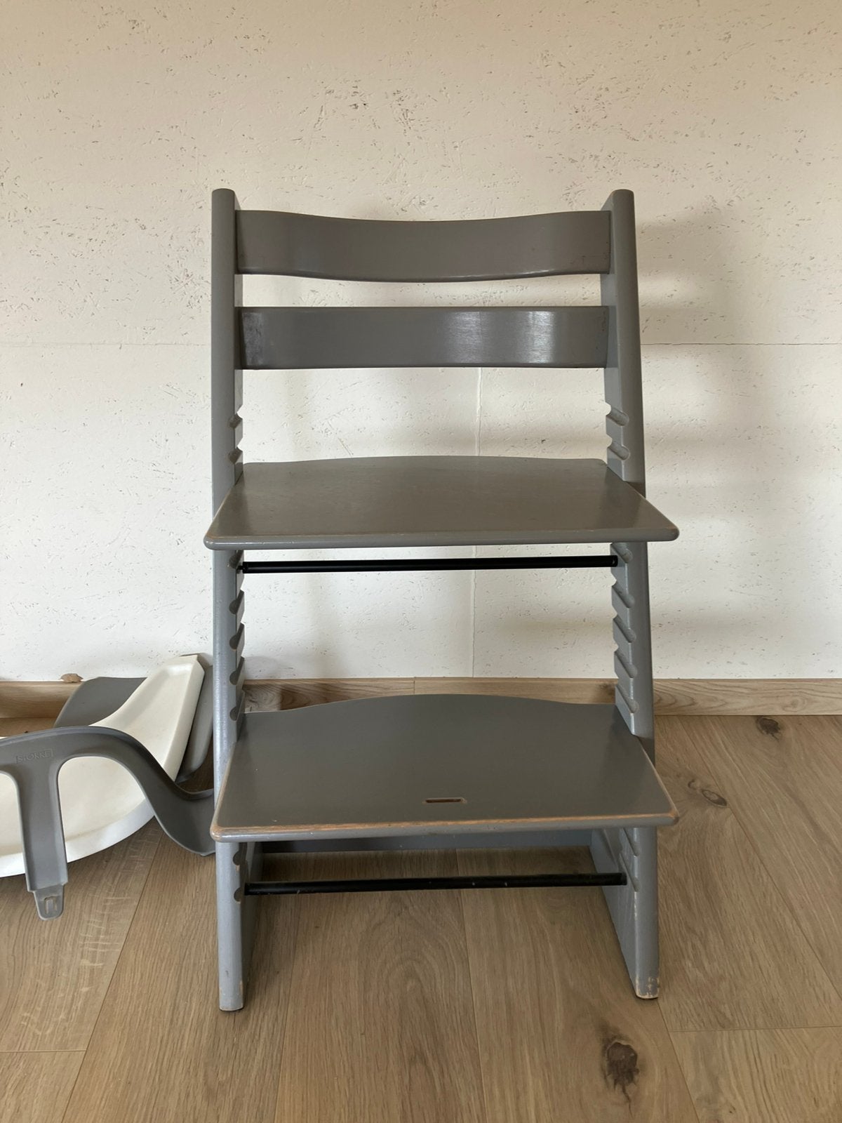 Stokke stoel grijs tripp trapp, Kinderen en Baby's, Ophalen, Gebruikt, Meegroeistoel