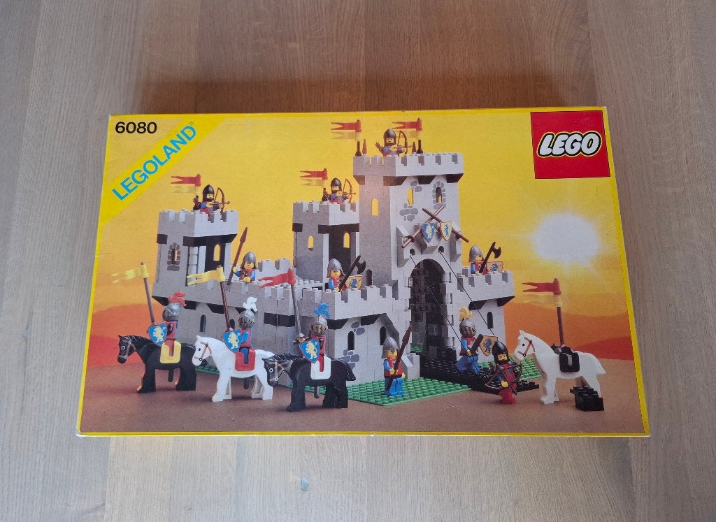 Lego kasteel 6080 + Doos + Instructies + Inlay, Enlèvement ou Envoi, Lego, Ensemble complet, Utilisé