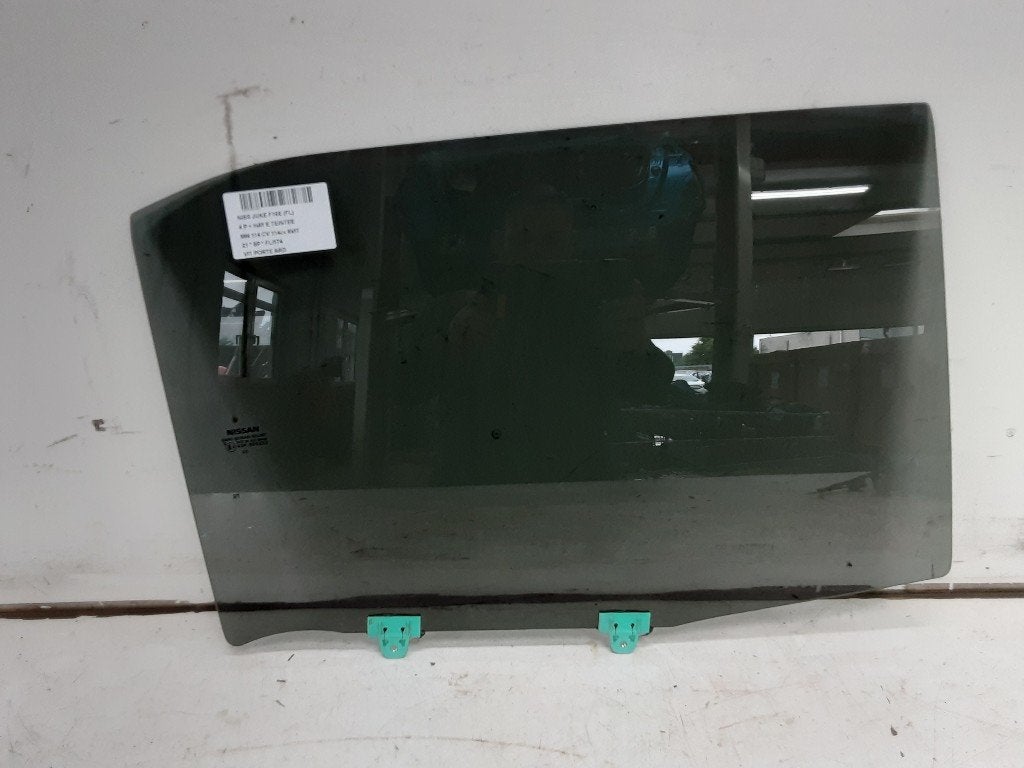 VITRE ARRIERE DROITE Nissan Juke (F16) (01-2019/-), Utilisé, Nissan