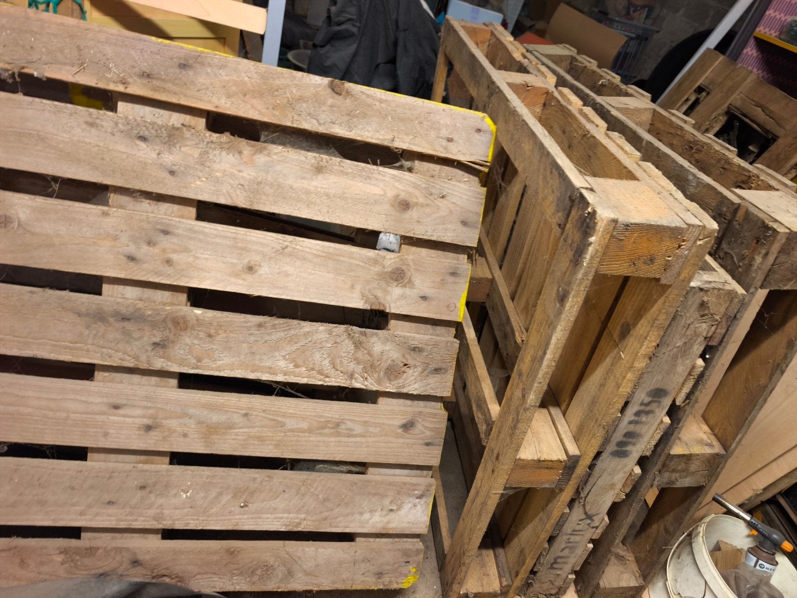 stevige palletten, Ophalen