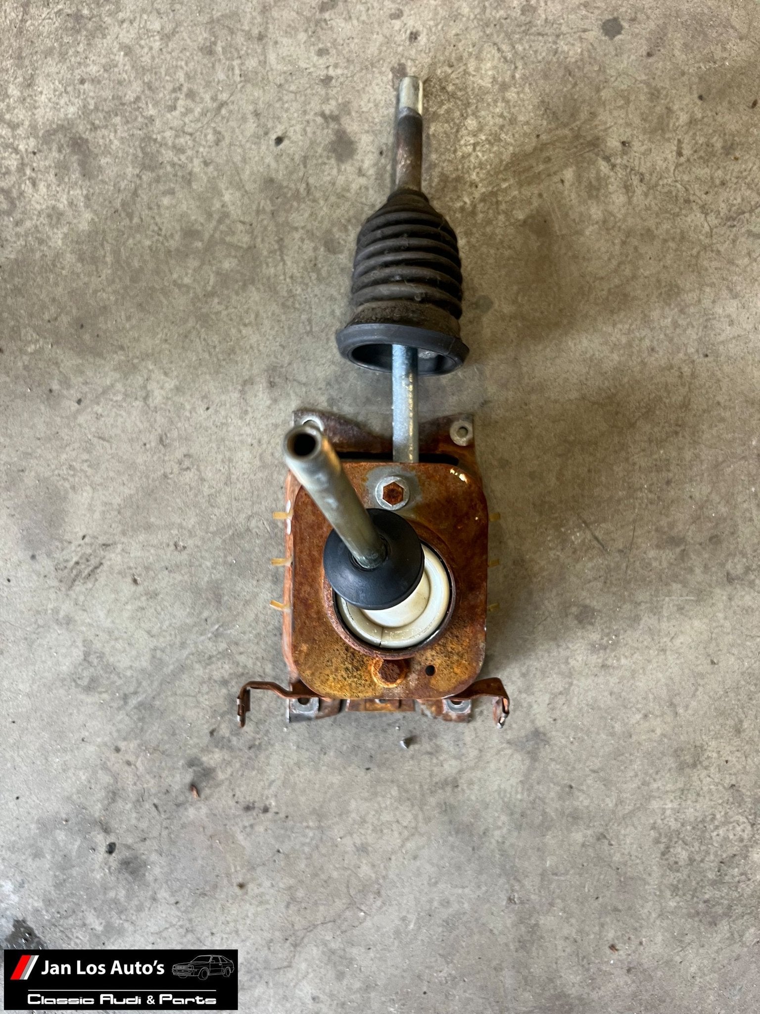 Audi 80 90 Coupe B2 typ 81 85 Schakelmechanisme 5 bak, -, Origine de la pièce connue, Audi, Utilisé