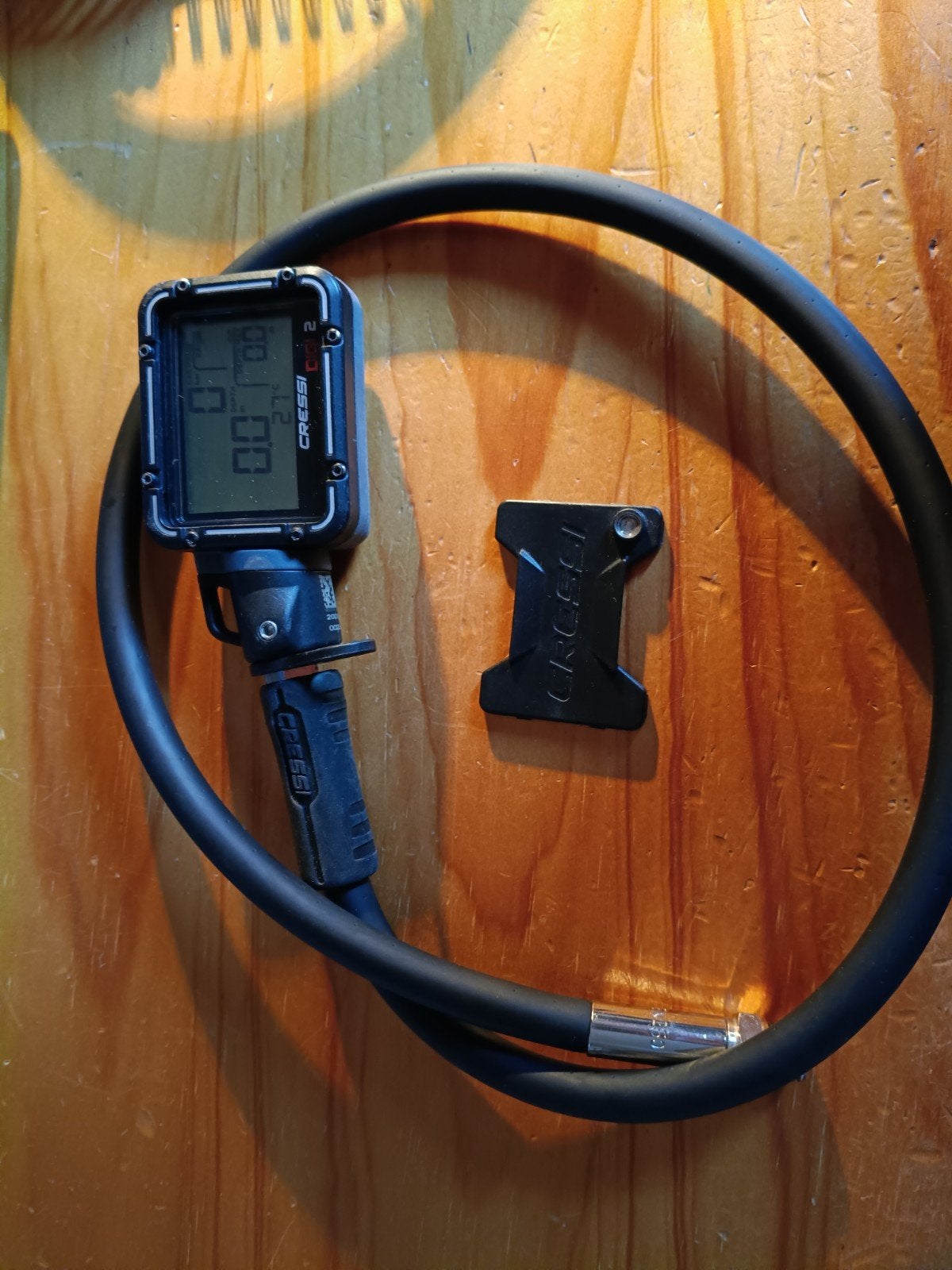cressi digi 2 manomètre profondimetre plongee, Sports nautiques & Bateaux, Plongée, Enlèvement ou Envoi, Comme neuf, Ordinateur de plongée
