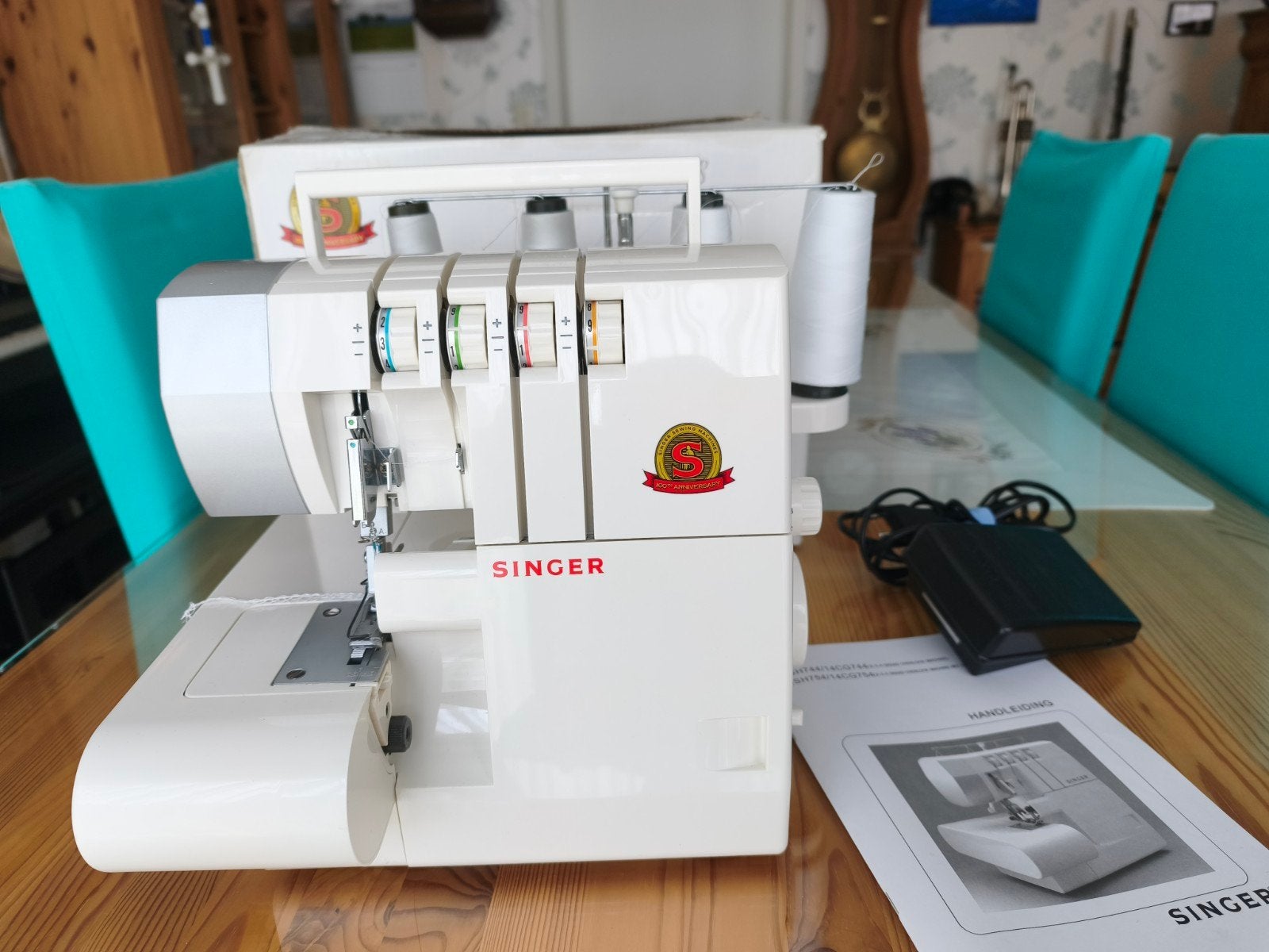 Singer overlock slechts 1 keer gebruikt, Ophalen