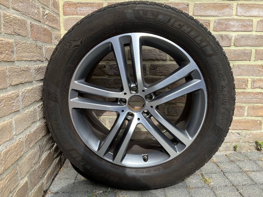 4 Jantes Mercedes 20 pouces, pneus Michelin, comme neuves !!, Autos : Pièces & Accessoires, Pneus & Jantes, Pneus et Jantes, Pneus hiver