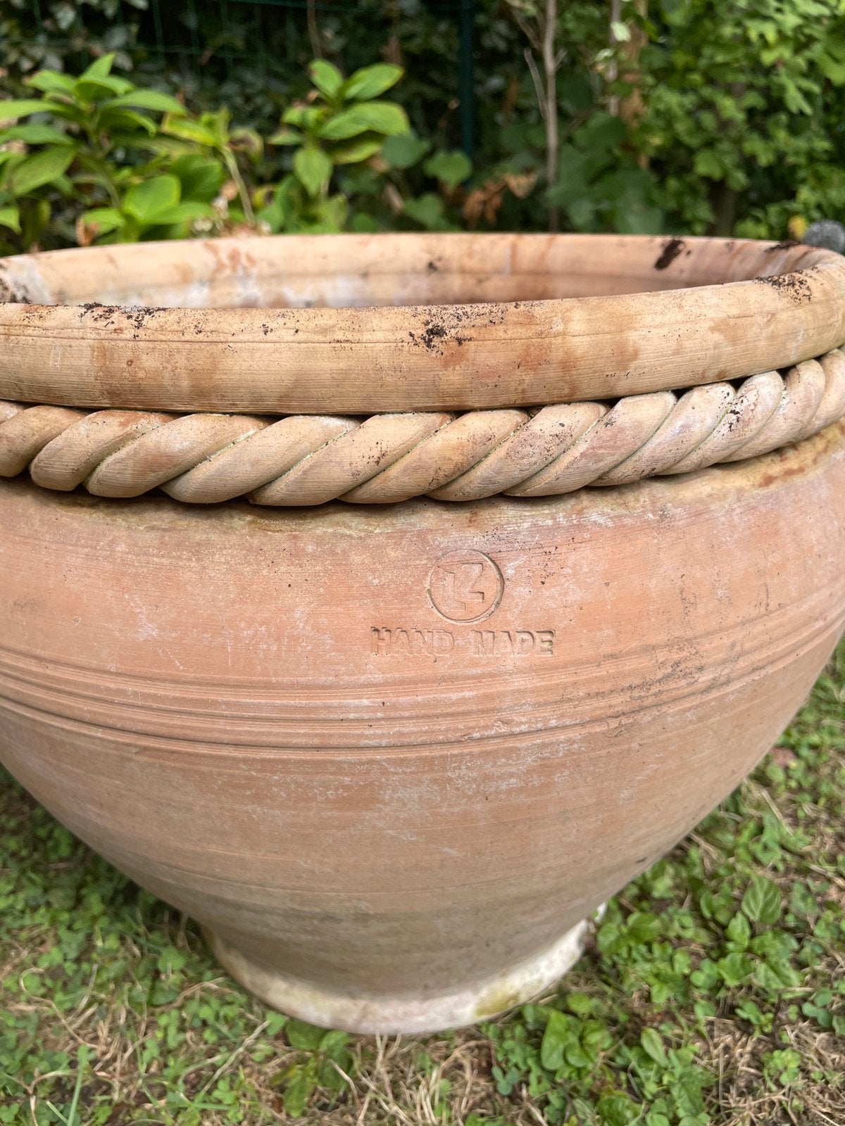 Set van 4 grote terracotta potten (inclusief 1 dwergspar), Tuin en Terras, Bloempotten, Gebruikt, Rond, Minder dan 40 cm, Tuin