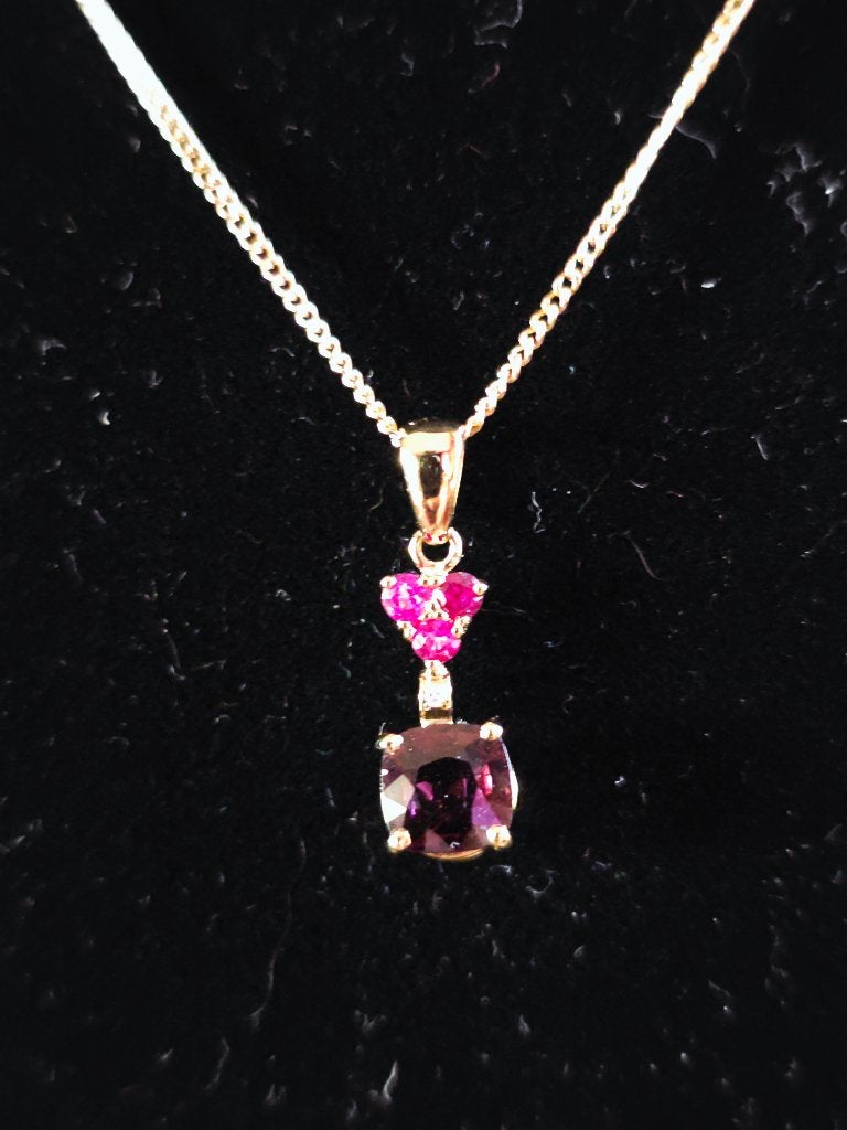 Exclusieve gouden hangertje met spinel, robijnen en diamant, Ophalen of Verzenden, Zo goed als nieuw, Met edelsteen, Rood