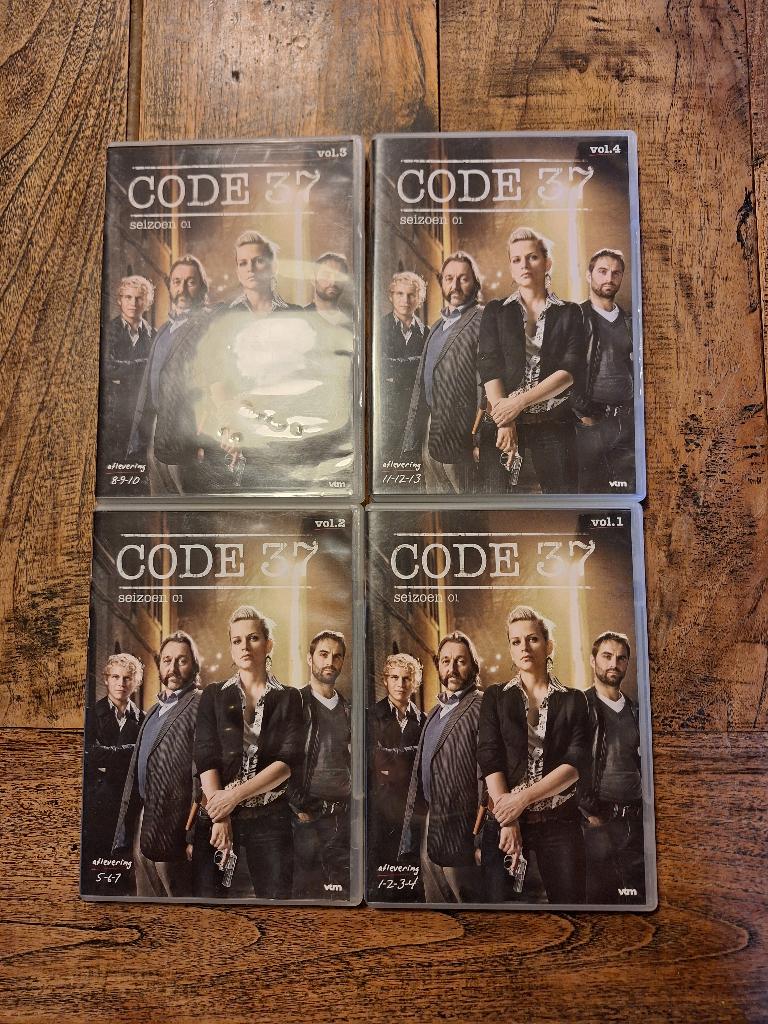 4 dvd's   code 37, Cd's en Dvd's, Vanaf 16 jaar, Ophalen, Gebruikt, Drama