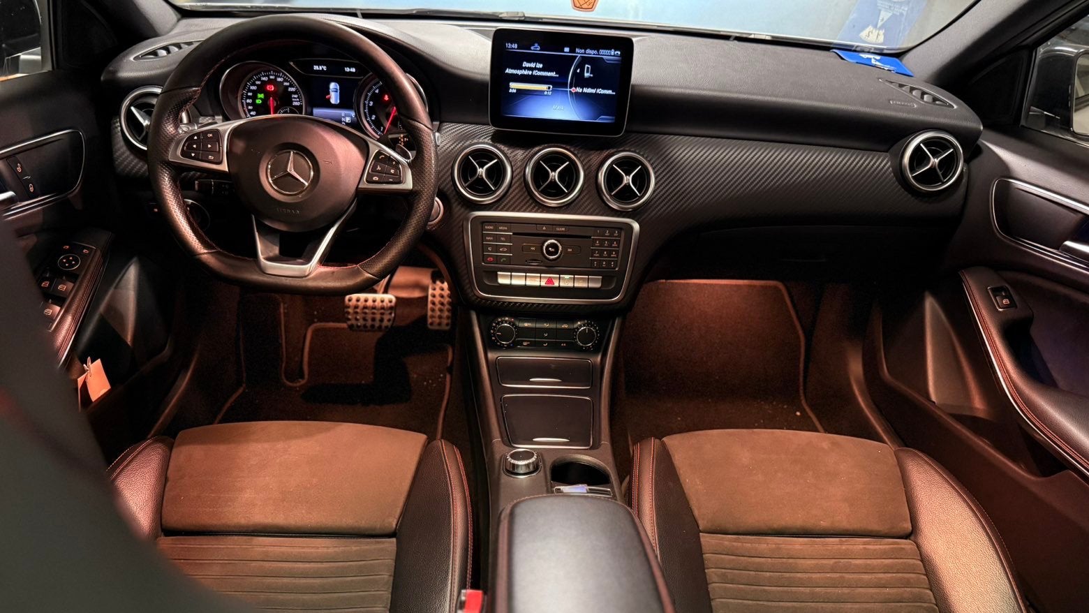 MERCEDES A180 AMG PACK 164 000 km, Autos, 90 kW, Achat, Euro 6, Aide au démarrage en côte