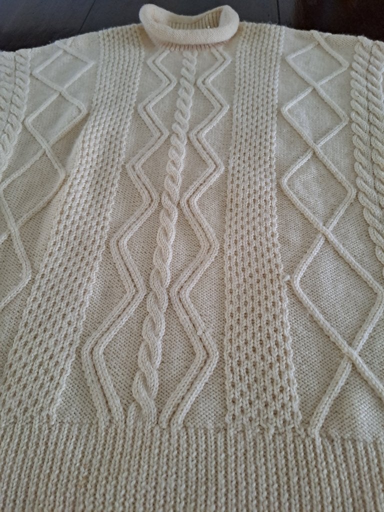 Hand gebreide wollen trui. M 42, Ophalen
