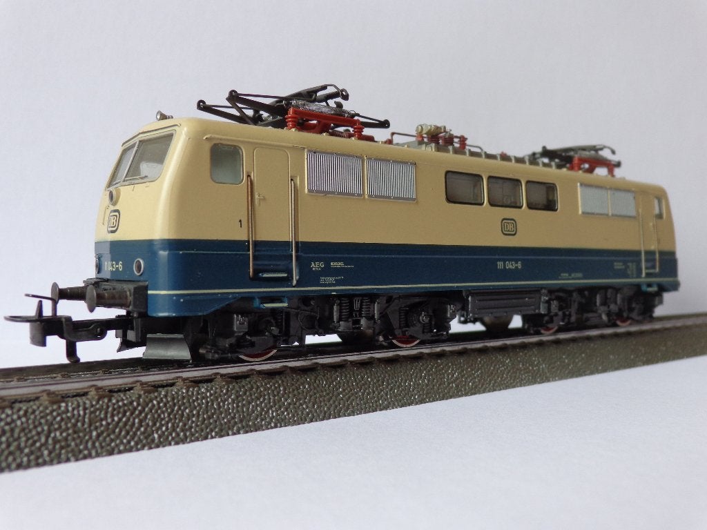 Marklin h DB 3042 Loco électrique Type 111., Enlèvement ou Envoi, Utilisé, Locomotive, Märklin