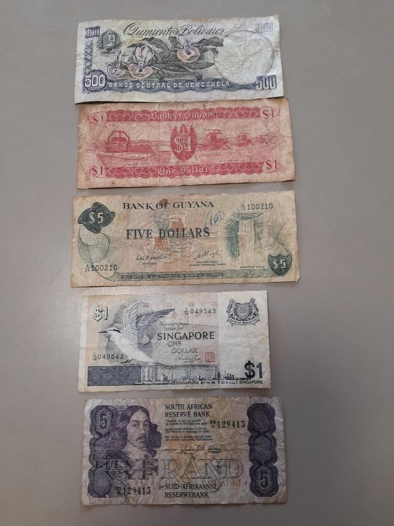 Papierengeld vreemde landen.10 biljetten 20 euro., Ophalen, Bankbiljetten