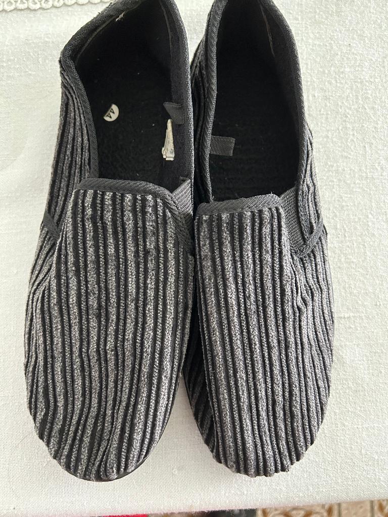 Herenpantoffel M 44 nog nieuw, Kleding | Heren, Schoenen, Ophalen, Nieuw, Pantoffels of Sloffen