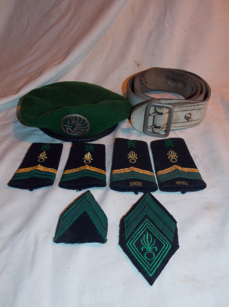 Franse Legion etrangere lot, Ophalen of Verzenden, Landmacht, Helm of Baret