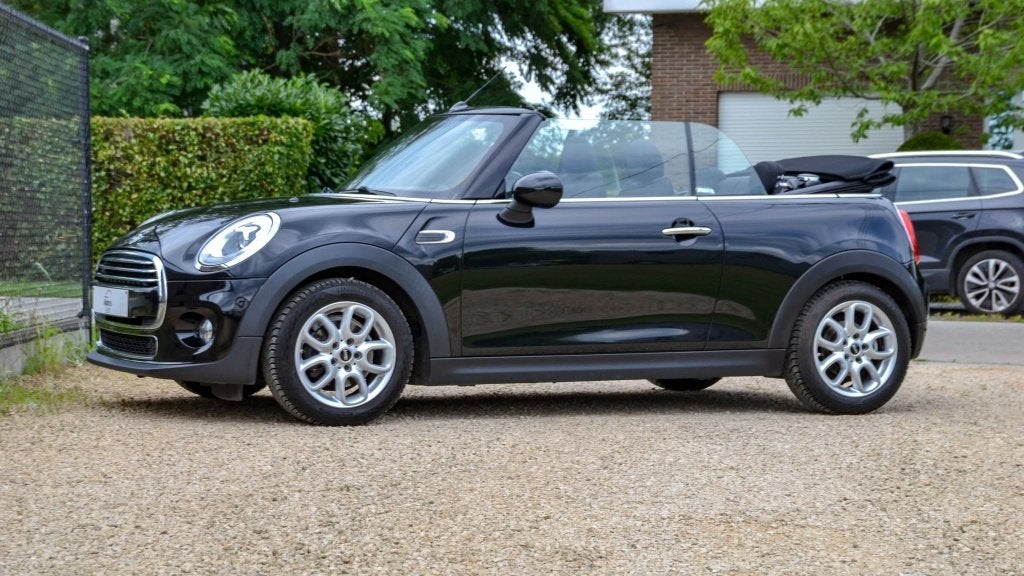 Mini Cooper Cabrio 2017 1.5 Benzine 136 Pk 1 Jaar Garantie, 4 cilinders, Cabriolet, MINI Next, Leder en Stof