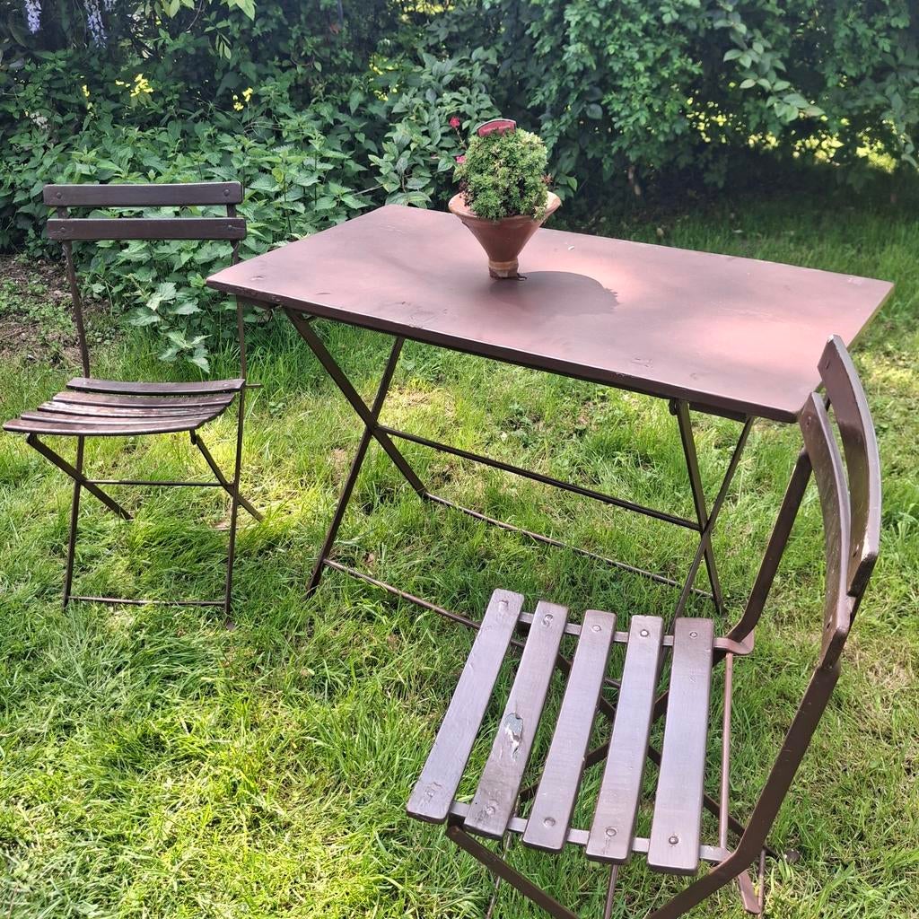 Ensemble de jardin ancien en métal...1 table 56 cm sur 104 e, Enlèvement