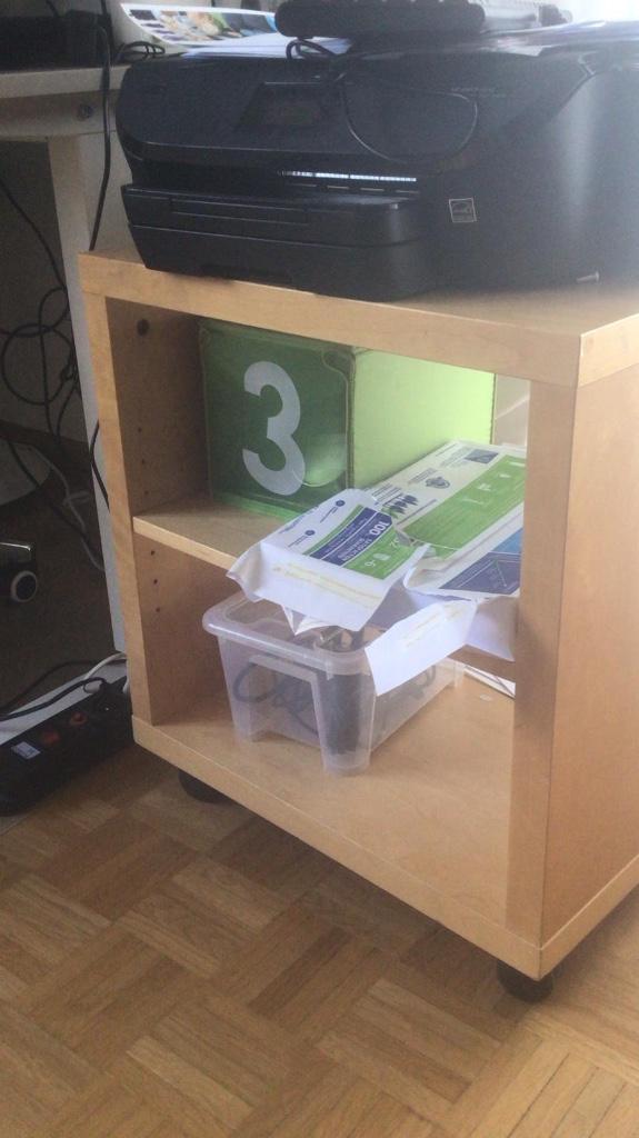 À donner meuble TV sur roulettes IKEA, 25 à 50 cm, Moins de 100 cm, Enlèvement, Utilisé